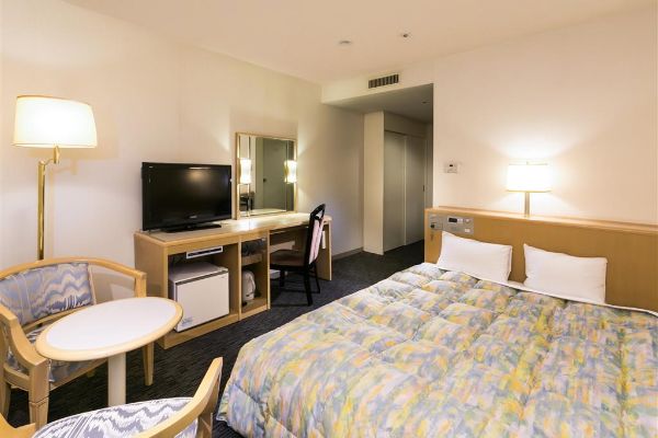 TSUBAMESANJO WASHINGTON HOTEL (Tsubame-shi)